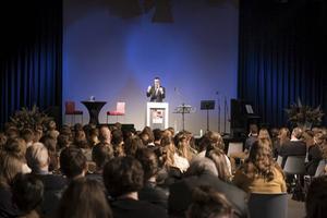 Ds. A. Kos tijdens het appelwoord op de HHJO-jongerendag. beeld RD