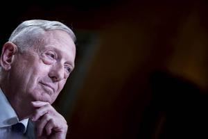 De Amerikaanse minister van Defensie Mattis stapt op uit protest tegen het defensiebeleid van president Trump. beeld AFP, Brendan Smialowski