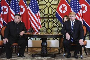 De Amerikaanse president Donald Trump en de Noord-Koreaanse leider Kim Jong-un slaagden er woensdag en donderdag tijdens een top in Vietnam niet in een akkoord te bereiken over verdere denuclearisering van Noord-Korea, in ruil voor het versoepelen van Amerikaanse sancties. beeld AFP, Saul Loeb