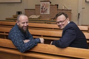 Imam Mustapha Benchikhi (l.) en ds. Peter Visser. beeld Dirk Hol