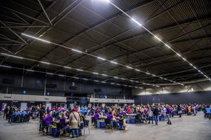 Waar gezinnen voorheen mazelen rustig accepteerden en afstreepten met een houding van ”zo, dat hebben we ook weer gehad”, is dit in de media opeens een levensbedreigende ziekte geworden. Foto: vaccinatiedag voor kinderen in 2018 in Ahoy. beeld ANP, Robin Utrecht