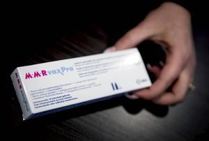 Vaccinatietegenstanders koesteren vaak een diep wantrouwen jegens de medische wetenschap. Foto: een mazelenvaccin in een apotheek. ANP, Koen van Weel