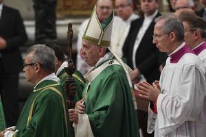 Paus Franciscus tijdens de bisschoppensynode uit het Amazone-gebied in het Vaticaan.  beeld AFP, Andreas Solaro