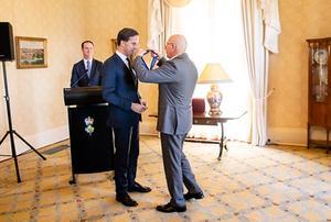 Premier Mark Rutte krijgt een onderscheiding uit handen van Gouverneur Generaal David Hurley. Premier Mark Rutte ontvangt de Honorary Companion of the Order of Australia vanwege zijn inzet na het neerhalen van vlucht MH17. Premier Mark Rutte brengt een driedaags bezoek aan Australie. beeld ANP