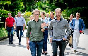 De ministers Dekker en Wiebes tijdens de jaarlijkse 'heidag' van het kabinet, in Oisterwijk. beeld ANP