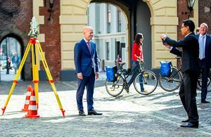 Staatssecretaris Raymond Knops op het Binnenhof. beeld ANP