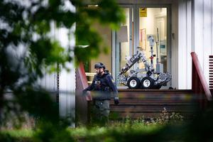 Onderzoek bij het islamitisch centrum in Oslo. beeld EPA