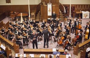 Het christelijk symfonieorkest Sjosjanim. beeld via sjosjanim.nl