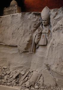 De ingestorte sculptuur. beeld missjack artcomposer