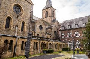 „De kerstening van Europa is vooral door middel van monniken verwerkelijkt.” Foto: het voormalige klooster Rolduc in Kerkrade is het grootste kloostercomplex van de Benelux. beeld iStock