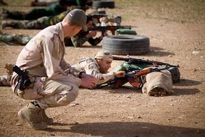 Nederlandse militairen trainen Iraakse en Koerdische militairen. beeld ANP