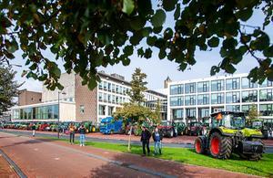 Boeren bij het provinciehuis van Gelderland. beeld ANP