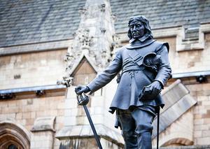 Standbeeld van Oliver Cromwell bij het parlement in Londen. beeld iStock