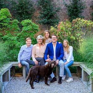 Prins Constantijn en prinses Laurentien met hun kinderen Eloise, Claus Casimir en Leonore. beeld RVD