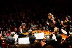 Amsterdam Sinfonietta met de Italiaanse pianiste Beatrice Rana. beeld Ronald Knapp