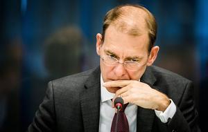Staatssecretaris Menno Snel tijdens een Kamerdebat over het stopzetten van de kinderopvangtoeslag. beeld ANP, Bart Maat