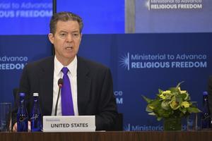 De Amerikaanse ambassadeur voor godsdienstvrijheid Sam Brownback  beeld AFP, Mandel Ngan