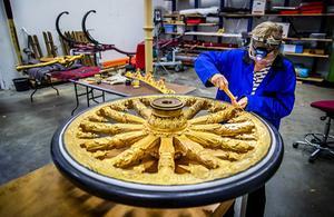 De Gouden Koets, die in 2015 voorlopig voor het laatst is gebruikt, ligt uit elkaar voor een grondige restauratie die nog enige tijd duurt. beeld ANP