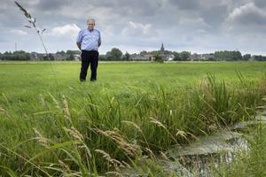 De vraag naar gereformeerde lectuur ziet Wout Boele in Bleskensgraaf afnemen. beeld Sjaak Verboom