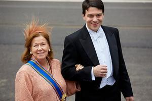 Prinses Christina arriveert met haar zoon Bernardo Guillermo bij de Nieuwe Kerk in Amsterdam voor de inhuldiging van koning Willem-Alexander. beeld ANP