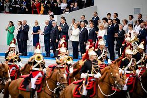 Rutte en Bijleveld aanwezig op Franse nationale feestdag. beeld ANP