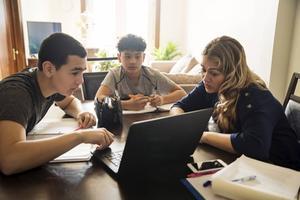 De kernvraag is wat ten diepste het doel is van opvoeding en onderwijs. beeld iStock