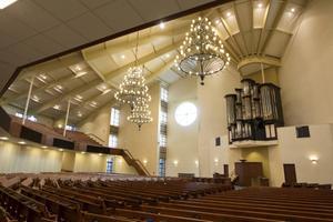 Ds. Roos: „Als wij mensen stappen zetten zonder de Heere, geeft dit meer verdeeldheid in beide kerkverbanden.” Op de foto De Hoeksteen, het kerkgebouw van de gereformeerde gemeente in Nederland te Barneveld, waaraan ds. Roos verbonden is. beeld RD, Anton Dommerholt