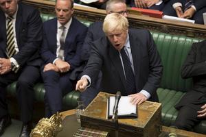 De Britse premier Boris Johnson sprak dinsdag in het Lagerhuis. beeld EPA, Jessica Taylor