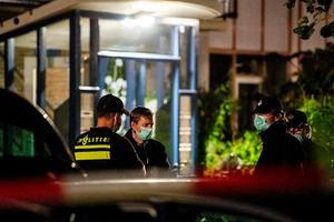Huiszoeking in Vlaardingen vanwege terreurdreiging. beeld ANP