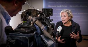 Minister Ank Bijleveld, maandag tijdens een persconferentie in Den Haag. beeld EPA, Lex van Lieshout