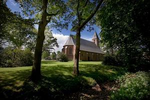 De Bartholomeuskerk bij het Drentse Ruinerwold. beeld RD, Henk Visscher