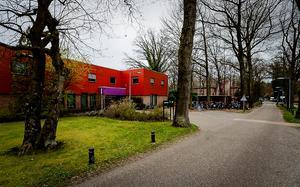Fivoor en zeven andere ggz-instellingen eisten dinsdag in een rechtszaak kostendekkende vergoedingen. Fivoor runt onder meer de tbs-kliniek in Den Dolder (foto). beeld ANP, Robin van Lonkhuijsen
