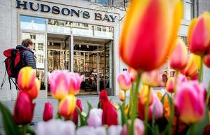 Op uiterlijk 31 december dit jaar zullen alle warenhuizen van Hudson's Bay verdwijnen uit het Nederlandse straatbeeld. beeld ANP, Koen van Weel