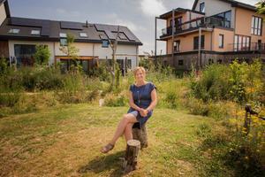 Martine Vonk in 2018, bij haar huis in Houten. beeld RD