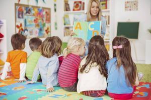 Kinderoppas in de kerk is weer mogelijk, maar nog weinig kerken maken er gebruik van. beeld Getty Images