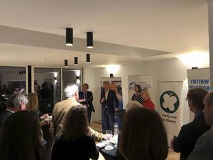 De traditionele landbouwborrel in Brussel, dinsdagavond, met v.l.n.r. Ruissen (SGP,), Huitema (VVD), Hazekamp (PvdD) en Schreijer-Pierik (CDA). beeld RD