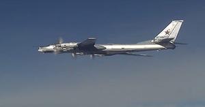 Een strategische bommenwerper van het type Tu-95. beeld EPA