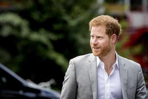 Prins Harry arriveert om 09.15 uur uur bij de A’DAM Toren in de hoofdstad om een nieuw project te lanceren. beeld ANP