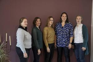Vocaal ensemble EVA (v.l.n.r.): Susanne Weber (sopraan), Marije Wieringa (sopraan), Lieke van Oostenbrugge (mezzosopraan), Maike van der Wiel (mezzosopraan) en Ineke De Vylder (alt). Mezzosopraan Raghna Wissink ontbreekt op deze foto. beeld RD, Anton Dommerholt