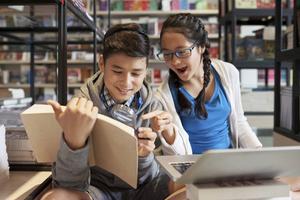 „Leesvaardigheid is een voorwaarde om in onze informatiesamenleving te kunnen functioneren.” beeld iStock