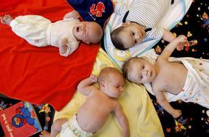 Van de kinderbijslag kun je in ons land net aan de luiers voor je baby betalen.  beeld ANP, Ilvy Njiokiktjien