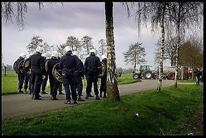 Archieffoto van verzet in 2001 tegen ruimingen in Kootwijkerbroek vanwege MKZ. beeld RD, Henk Visscher