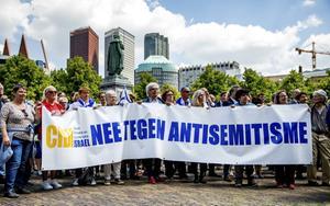 „Antisemitisme is een vorm van vijandschap tegenover God en Christus.” Foto: CIDI-demonstratie tegen antisemitisme op 29 mei in Den Haag. beeld ANP, Remko de Waal