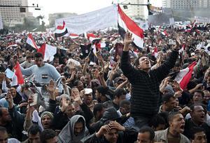 Het Tahrirplein in Caïro vormde in 2011 het middelpunt van protesten tegen het Egyptische regime. Ogenschijnlijk is de zogenaamde Arabische lente mislukt, maar Eva Ludemann constateert dat de acties jongeren zelfbewustzijn hebben gegeven. beeld AFP