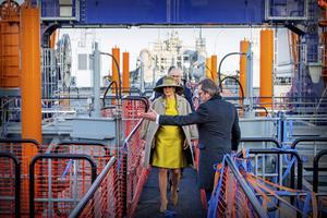 Koningin Máxima bezoekt in 2018 een nieuwe sleephopperzuiger van baggerbedrijf Van Oord. beeld ANP, Patrick van Katwijk