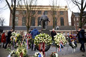 „De Februaristaking van 1941 was het enige massale en openlijke protest tegen de Jodenvervolging in bezet Europa.” Foto: bij de Dokwerker in Amsterdam vond op 25 februari de 79e herdenking hiervan plaats. beeld ANP, Olaf Kraak