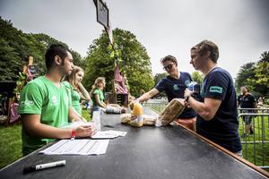 Studenten tijdens de KEI-week, de jaarlijkse introductieweek voor de eerstejaarsstudenten in Groningen. beeld ANP, Siese Veenstra