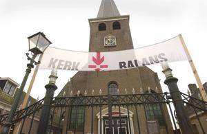 Actie Kerkbalans in het Friese dorp IJlst. beeld Frans Andringa