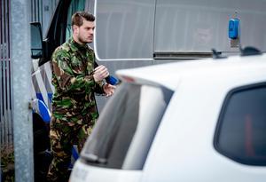De Explosieven Opruimingsdienst Defensie in actie na een ontplofte bombrief. beeld ANP