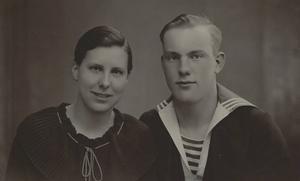 Verlovingsfoto, gemaakt op tweede paasdag (12 april) 1936 in Den Helder. beeld fam. Kool